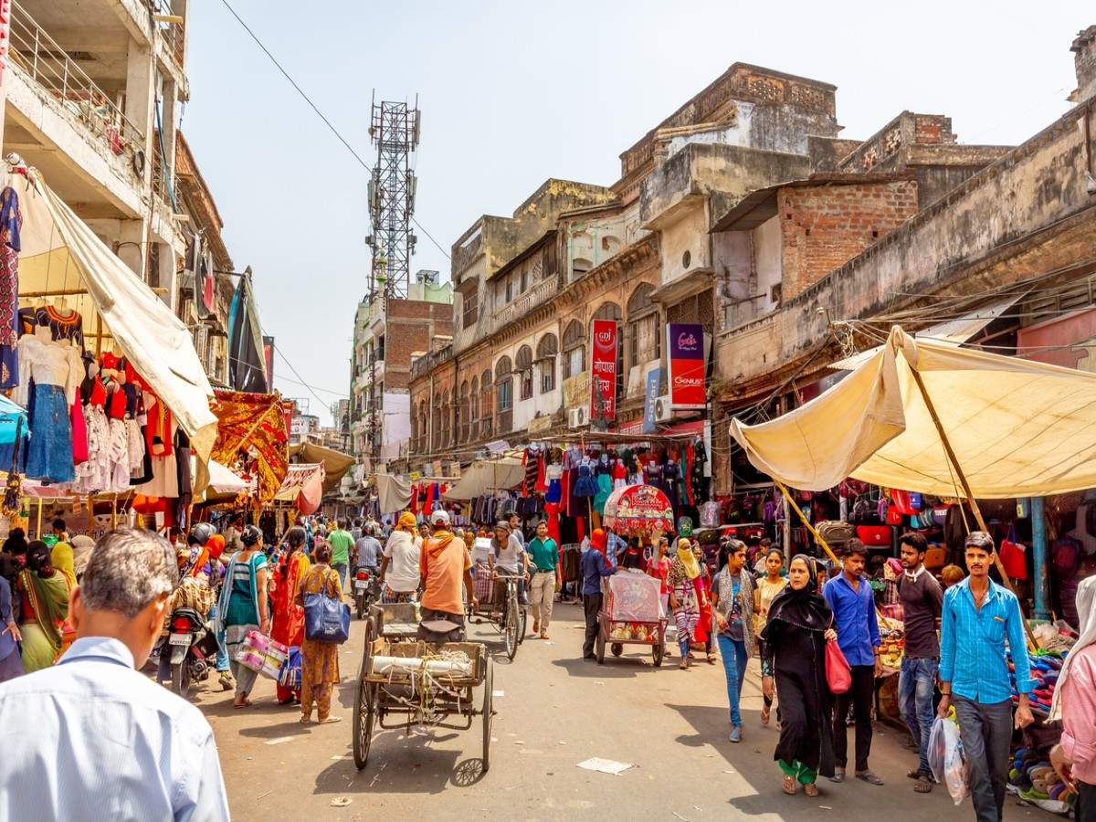 Must explore markets in Old Delhi for ardent shoppers