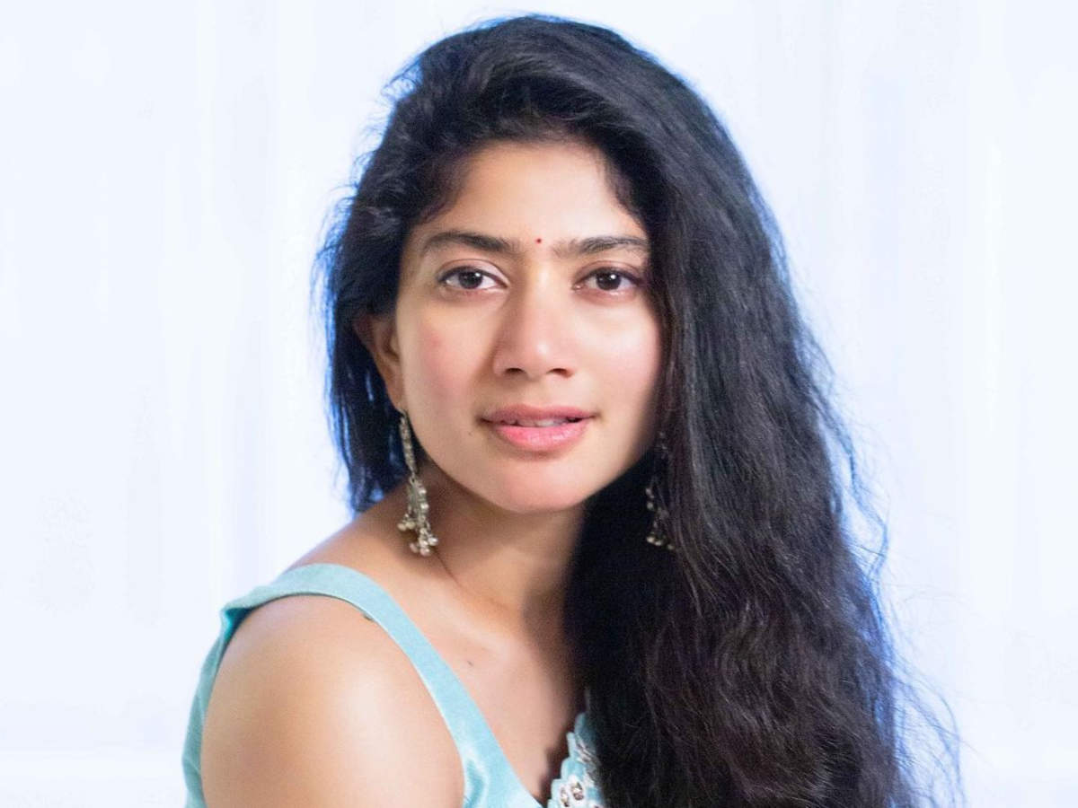 Love Story Actress Sai Pallavi Makes A Gorgeous Statement In An Organza Saree It Costs Rs 1 Lakh Telugu Movie News Times Of India