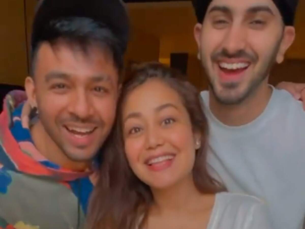 Neha Kakkar thanks brother Tony for the best return gift on his birthday; performs on 'Oh Sanam' with hubby Rohanpreet and him - Vimarsana News