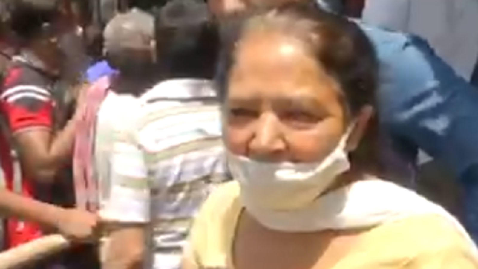 Delhi Lockdown Alcohol Will Work In Covid Not Injection Says A Woman Who Came To Buy Liquor City Times Of India Videos