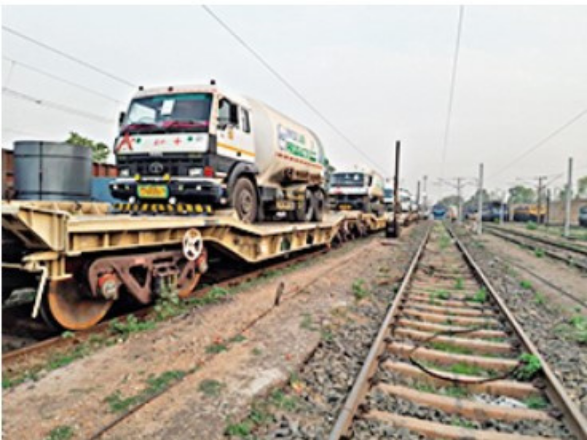 The train, carrying six oxygen tankers, is travelling down a green corridor to Mandideep