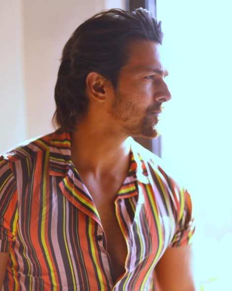 Actor Harshvardhan Rane to give away his bike in exchange for oxygen concentrators |  Hindi Movie News - Times of India