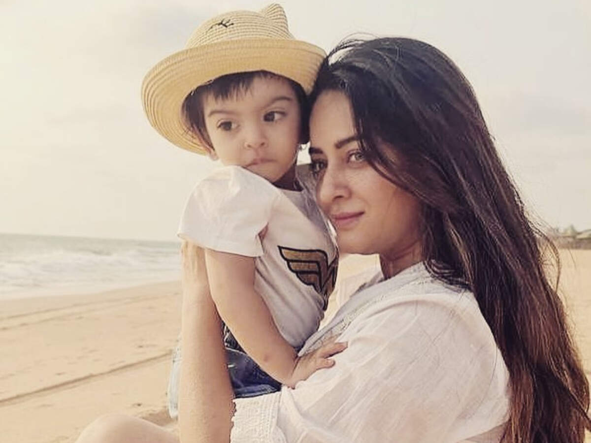 Mahhi Vij shares 'No Mother's Day Celebrations For Me This Year'; says, ' Ask a child who has lost their mother or a mother who has lost their child in this pandemic' - Vimarsana News
