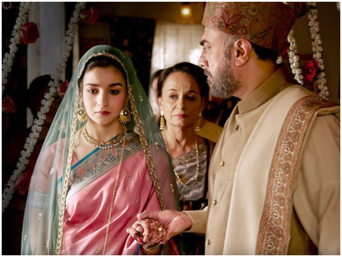 alia bhatt: #3YearsOfRaazi: 3 important values that Alia Bhatt's 'Sehmat' taught us | Hindi Movie News - Vimarsana News