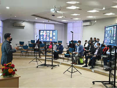 A GBS Hybrid Learning Classroom curtain raiser for the students by Rahul Dasgupta, Director, Globsyn Business School