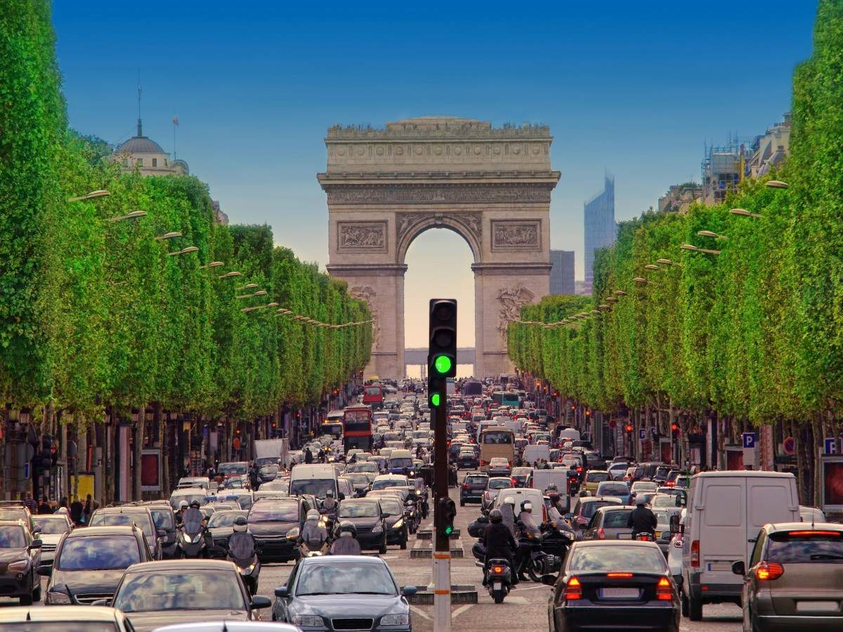 Paris Mayor wants to reduce car traffic in the city centre by next year