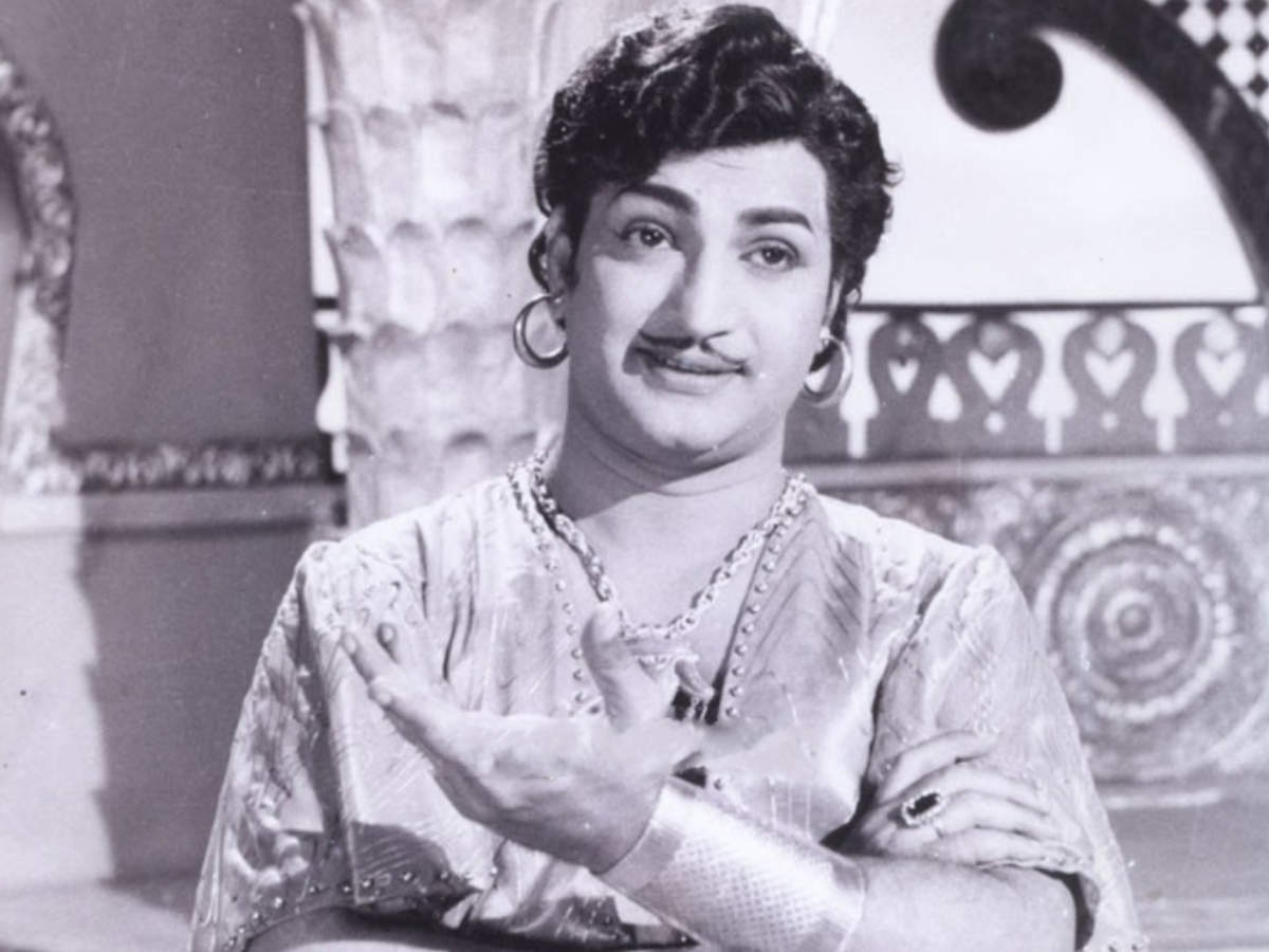 Remembering Sr NTR on his birth anniversary: Chiranjeevi, Jr NTR, Kalyanram  and others pay rich tributes to legendary actor | Telugu Movie News - Times  of India