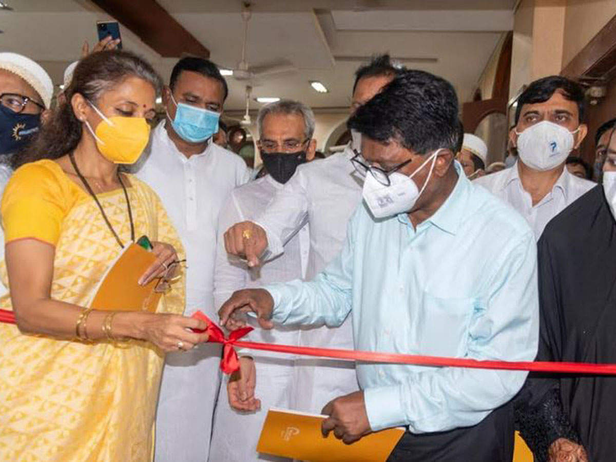 NCP MP Supriya Sule inaugurating a free Covid-19 vaccination centre at Dawoodi Bohra community-run Mohammedi Masjid complex at Mohammed Ali Road on Monday.