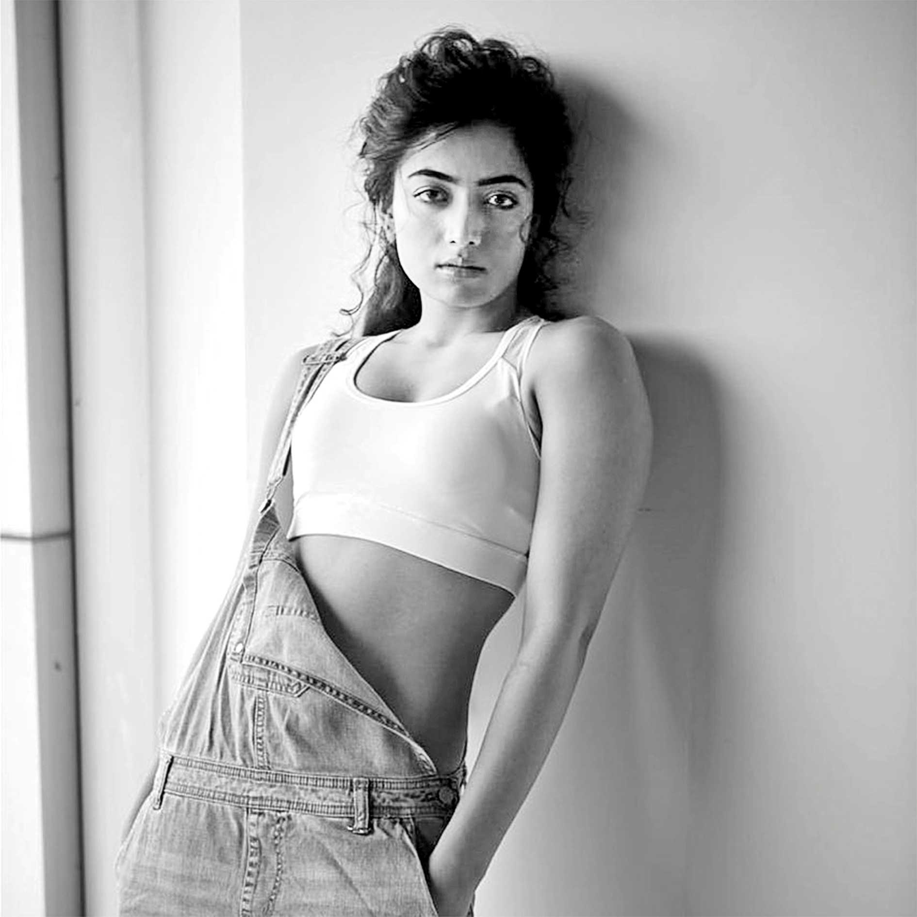 HT05WOMEN-RASHMIKA3