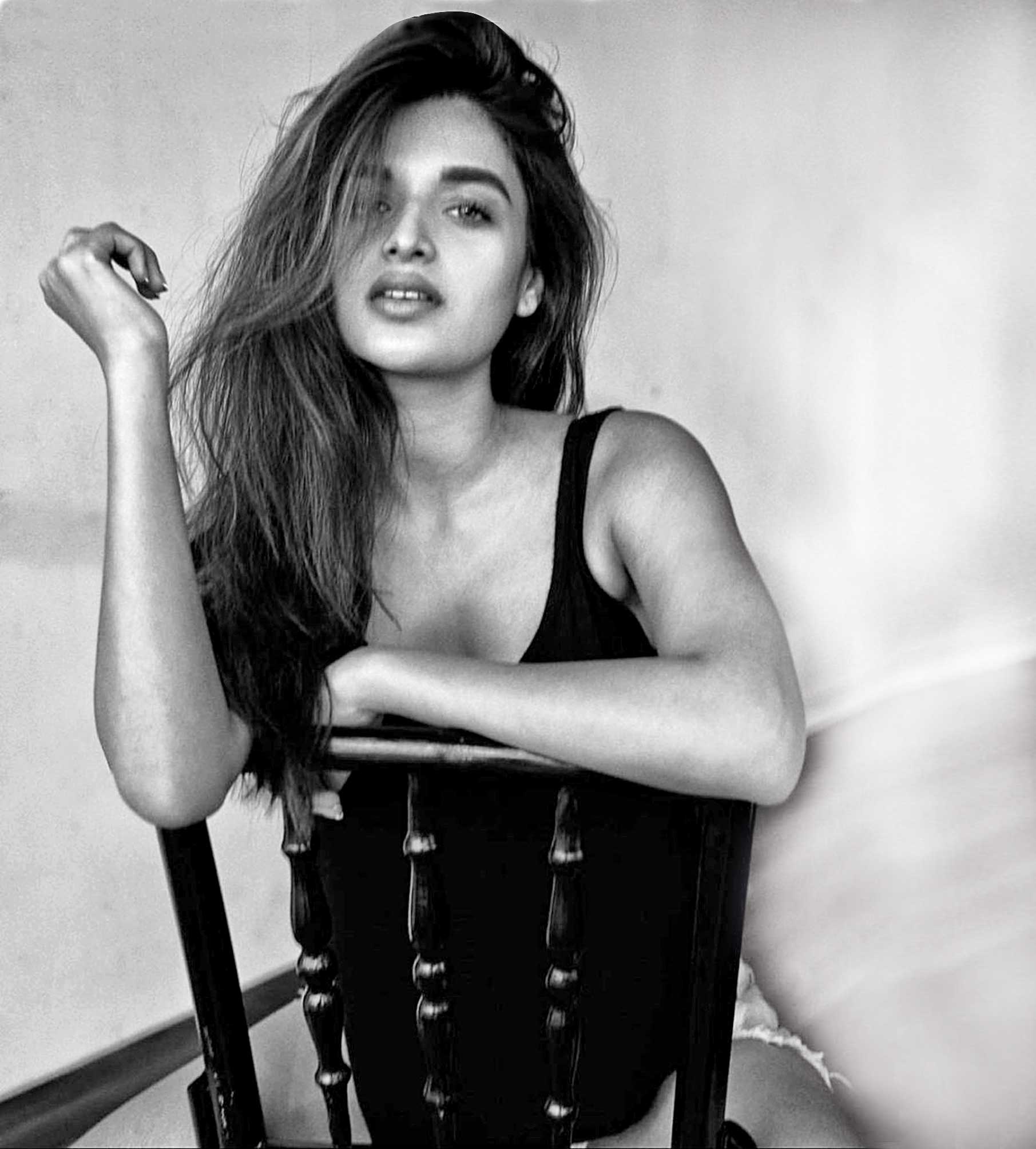 HT05WOMEN-NIDHHIAGERWAL8-STAMP
