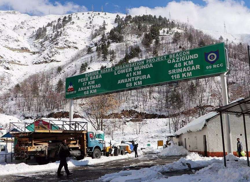 The new tunnel, constructed at a lower elevation than the Jawahar tunnel, will be less prone to snowfall and avalanches (Representative image)