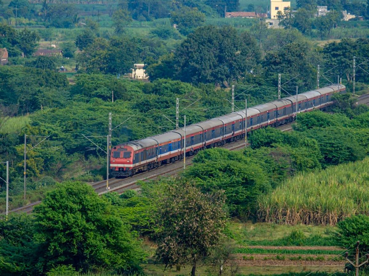 Indian Railways aims to be world's largest Green Railways before 2030