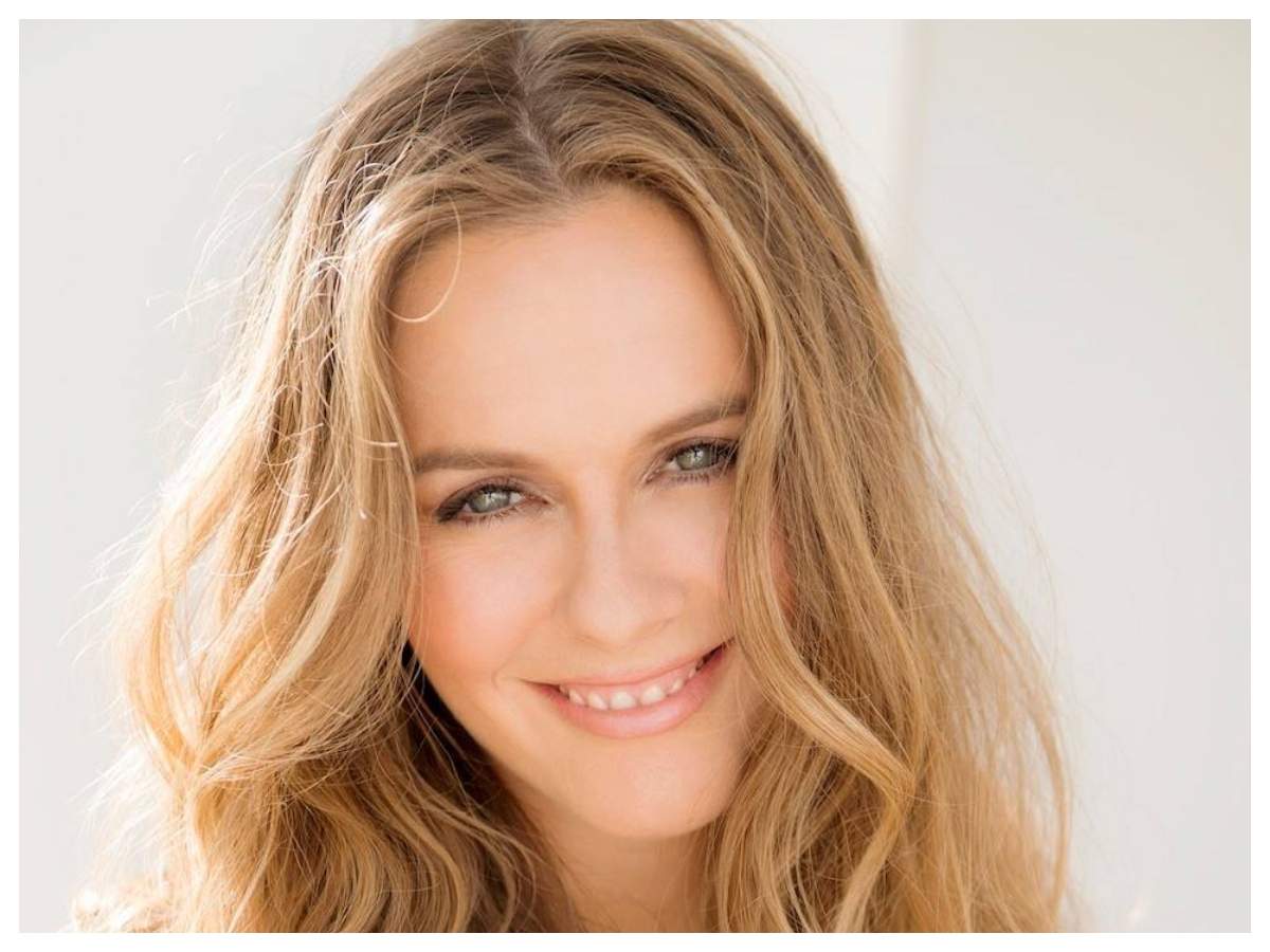 alicia silverstone wedding