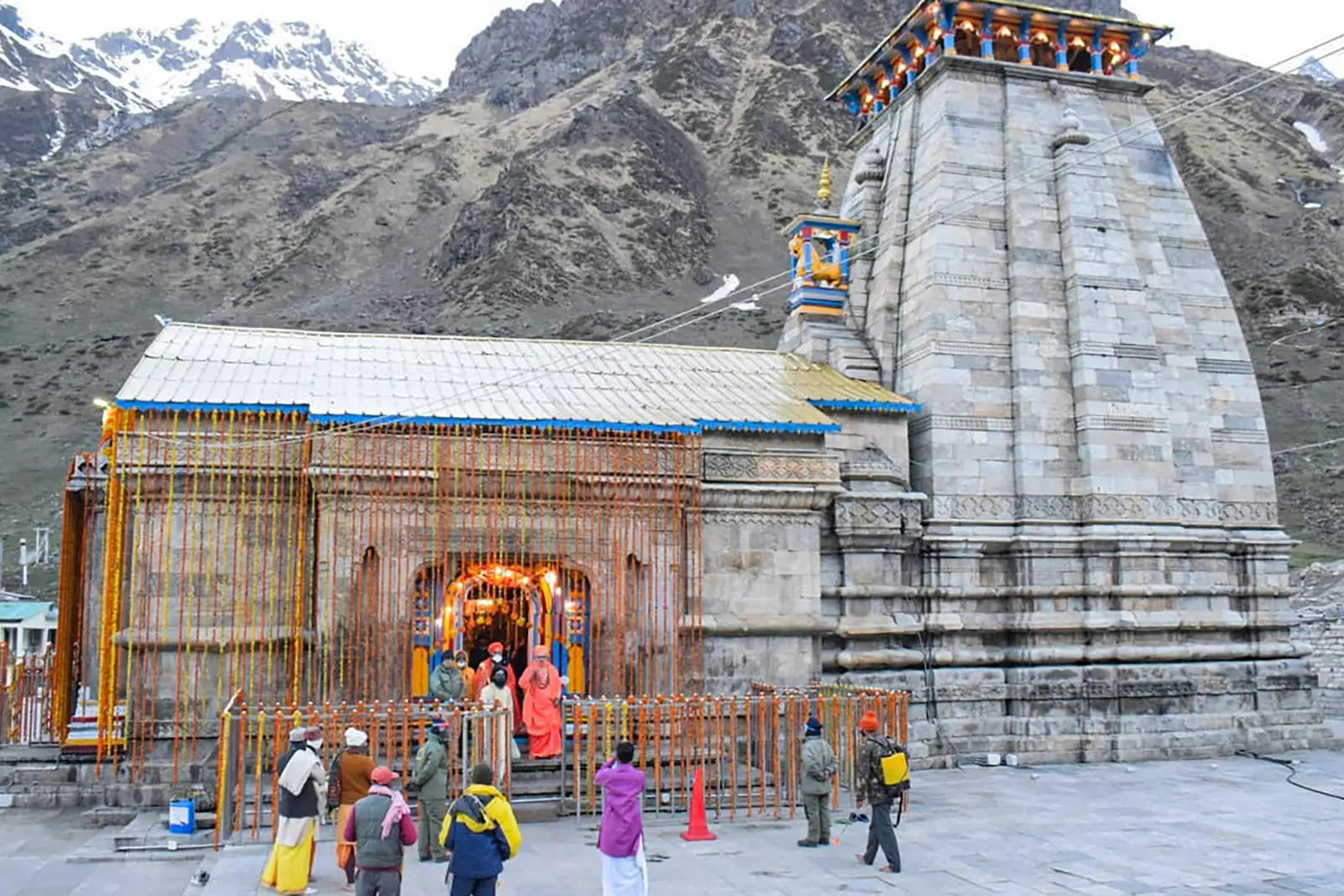 Kedarnath Temple priests continue sit-in protest to disband ...