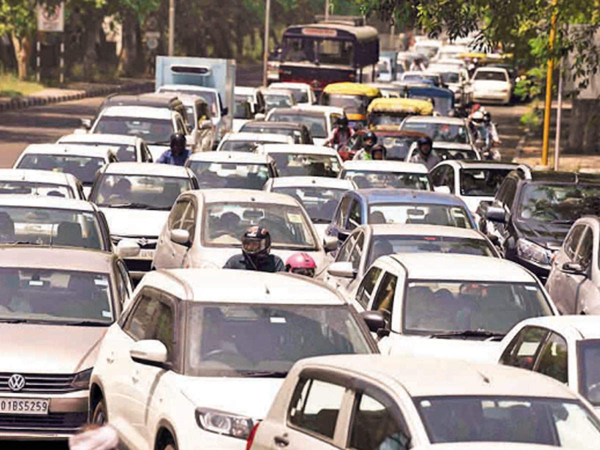 Delhi govt set to ask SC to review ban on old petrol, diesel vehicles in  city | Delhi News - Times of India