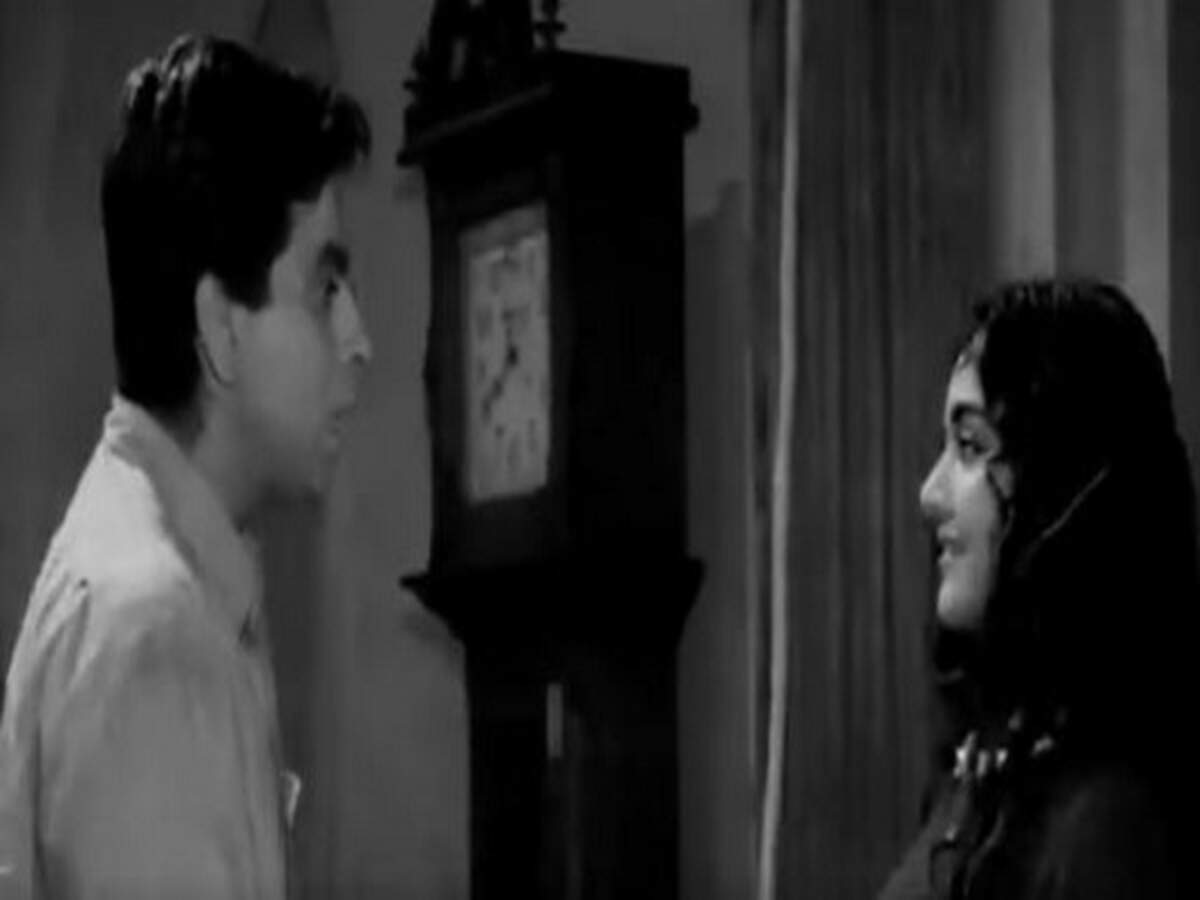 Dilip Kumar shares iconic scene from cult classic 'Devdas' | Hindi Movie News - Times of India Dilip Kumar shares iconic scene from cult classic 'Devdas' | Hindi Movie News - Times of India