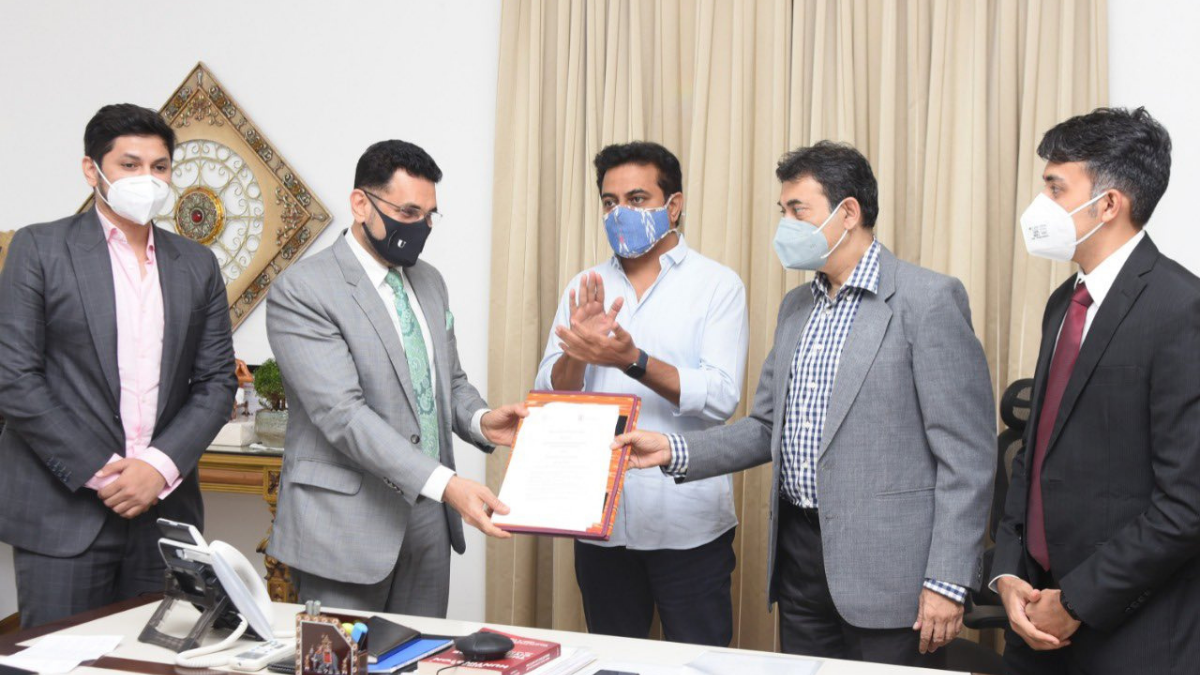 An MoU is signed between Triton EV & Govt of Telangana. (Image source: Twitter)