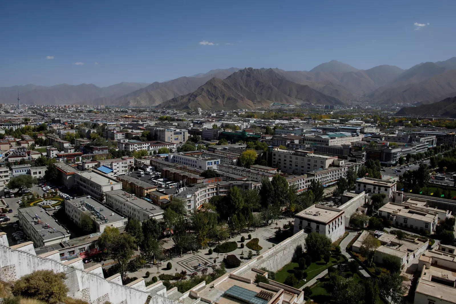 Lhasa building boom heightens divisions in Tibet