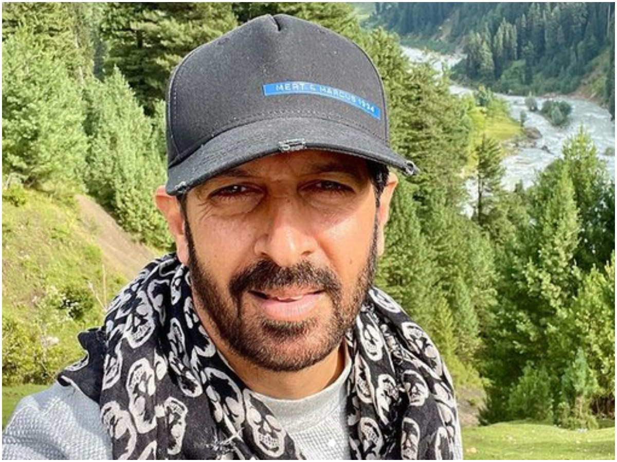 kabir khan: Kabir Khan celebrates Eid in Kashmir | Hindi Movie News - Times of India