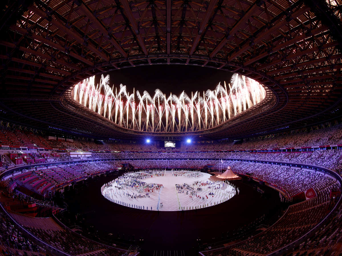 Hideki Matsui carries torch at Olympic Opening Ceremony