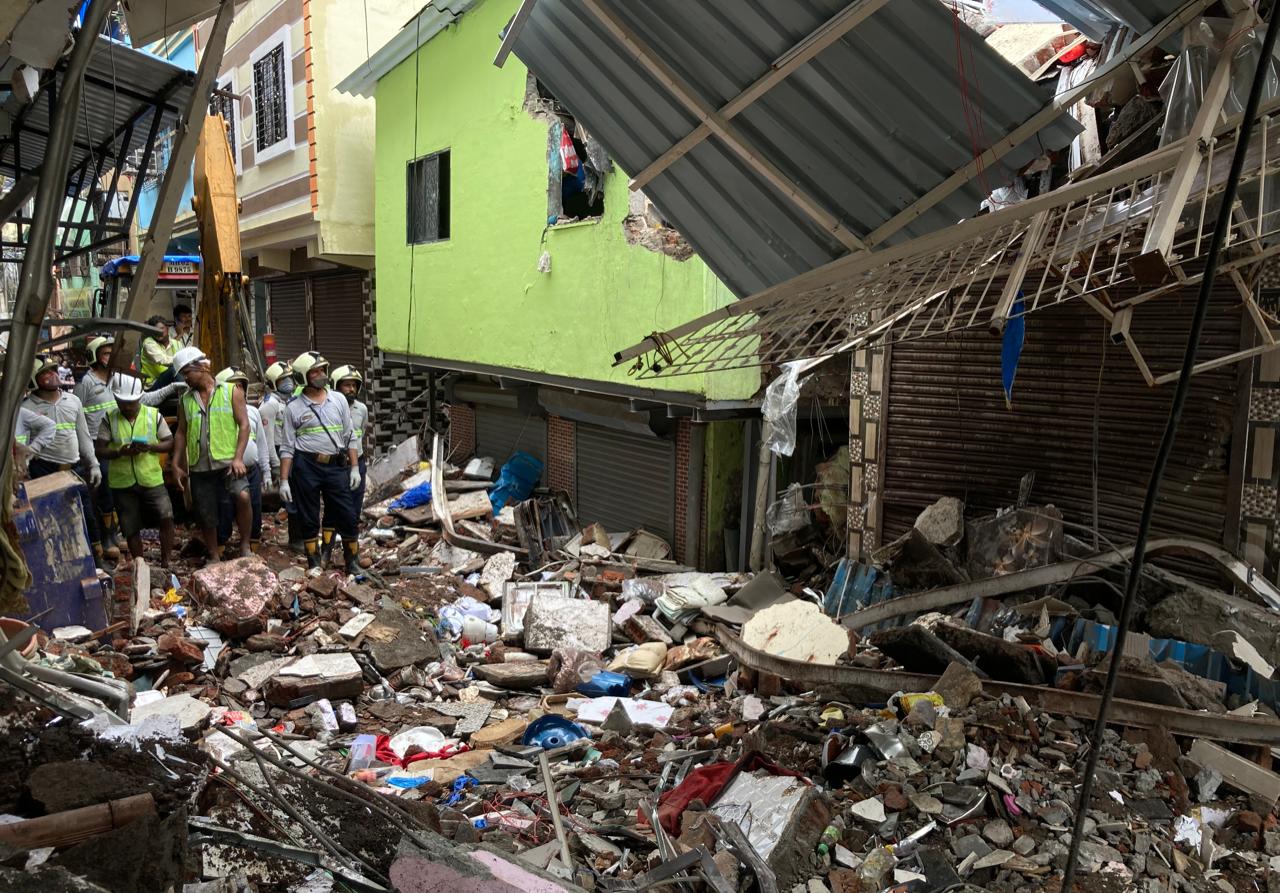 Officials said that a total of 10 people were injured off which seven were sent to Rajawadi hospital and three to Sion hospital. TOI Photo : SL Shanth Kumar