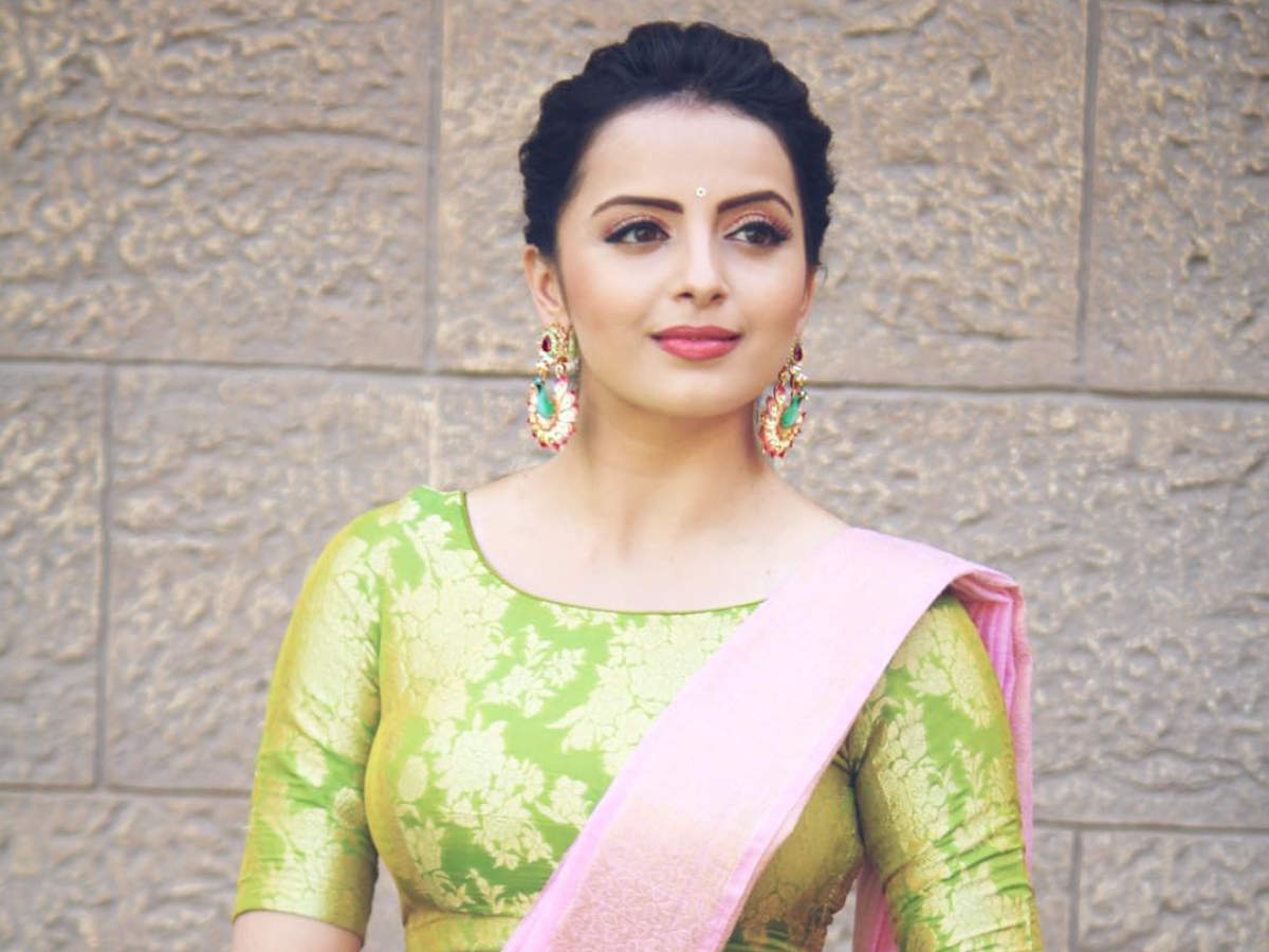 Top 80 Most Beautiful Gujarati Women