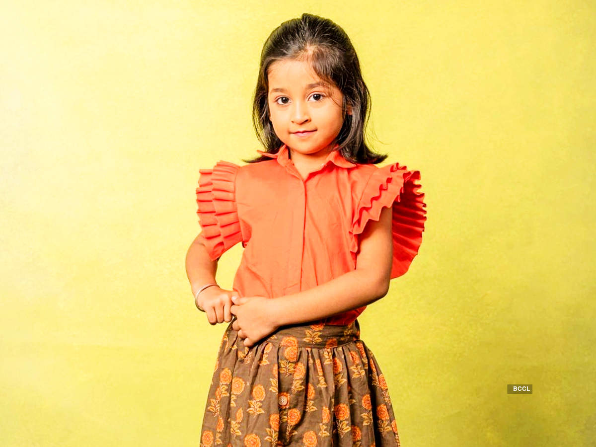 Child artist Aazhiya joins the cast of Idhayathai Thirudathey (Photo - Instagram)