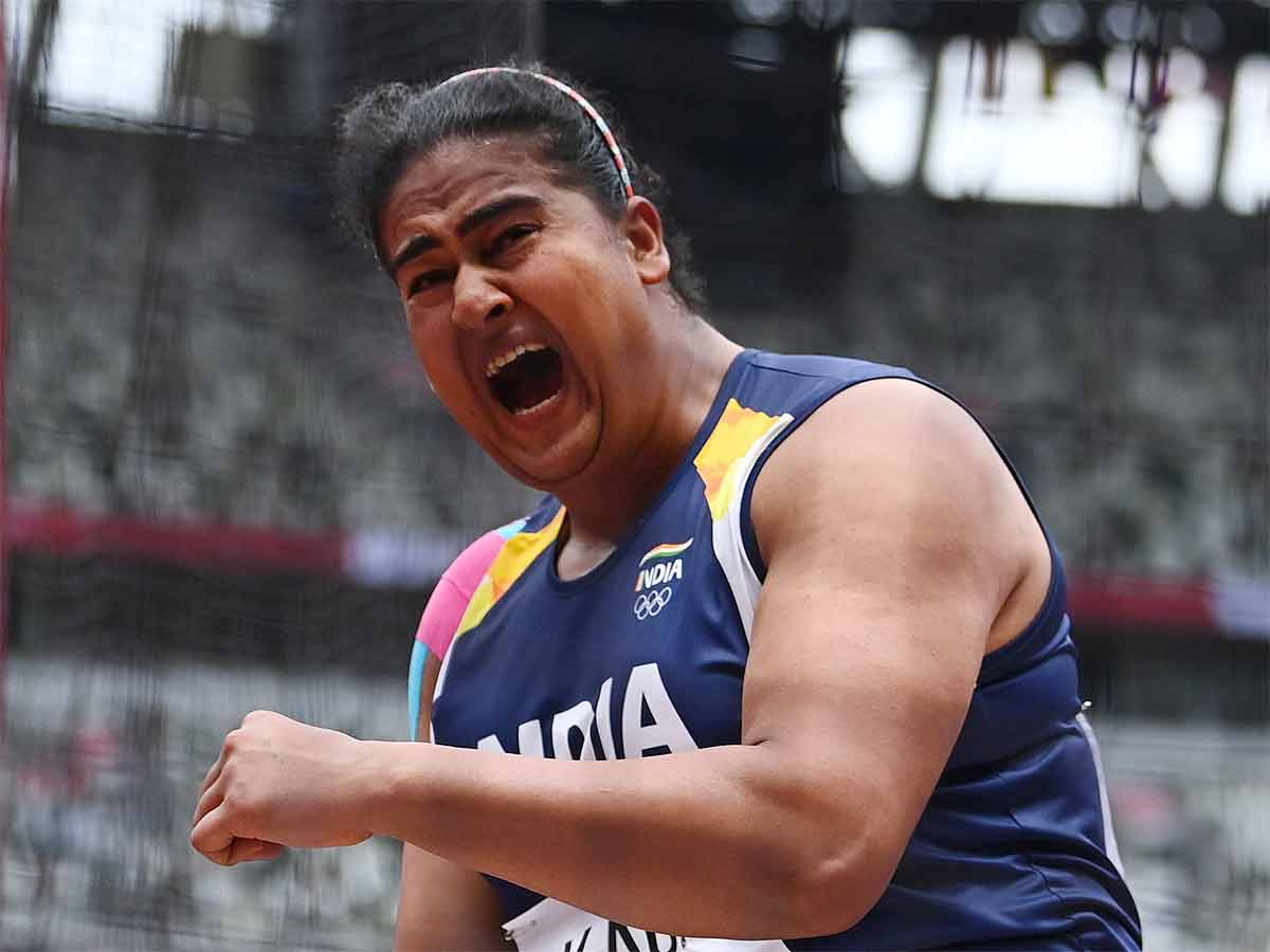 India's Kamalpreet Kaur reacts after throwing during the qualification round of the women's discus throw. (Reuters Photo)