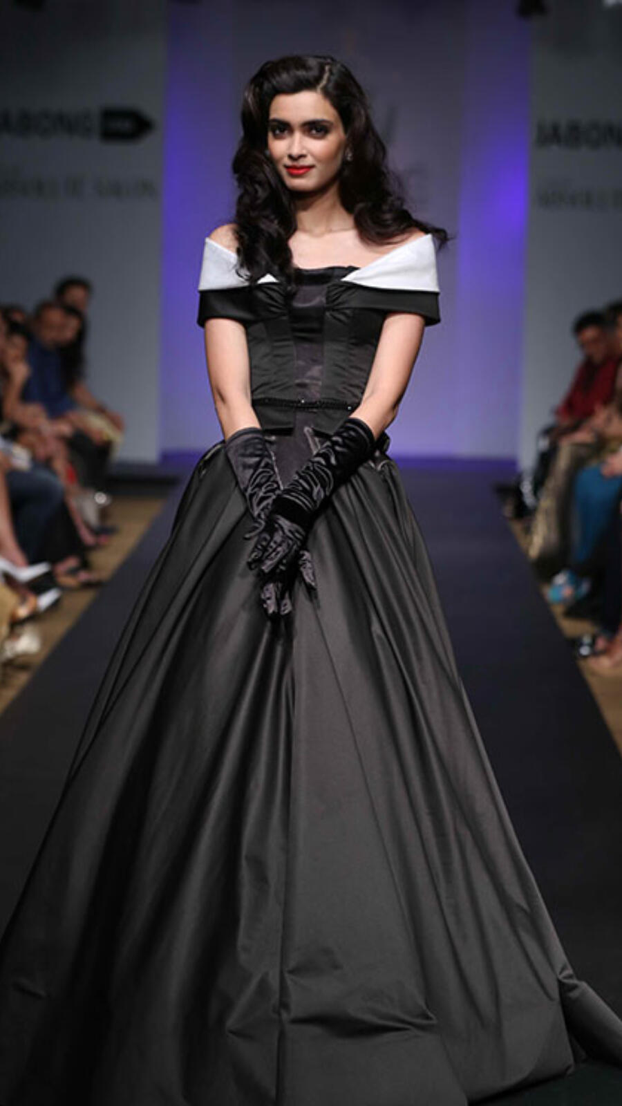 10 times when Diana Penty proved BLACK never goes out of style! 10 times when Diana Penty proved BLACK never goes out of style!