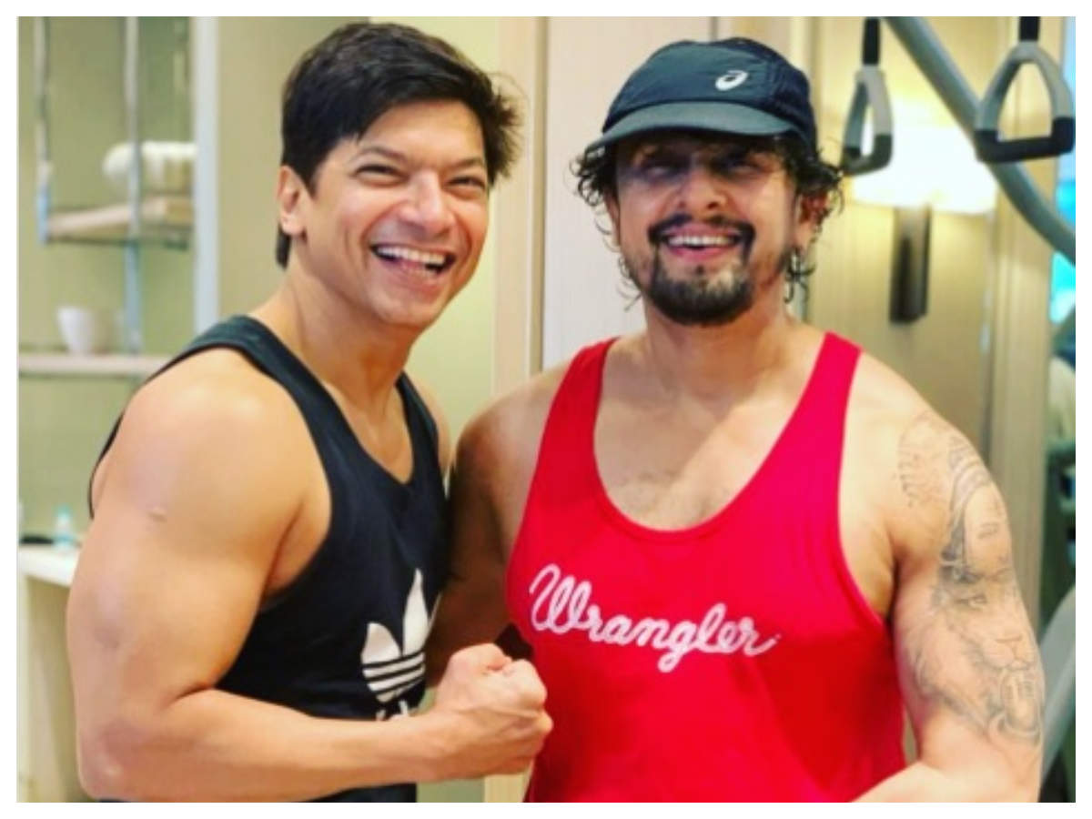 Fans react to Sonu Nigam and Shaan's buff new look, ask them if they are "Singers or bodybuilders?"