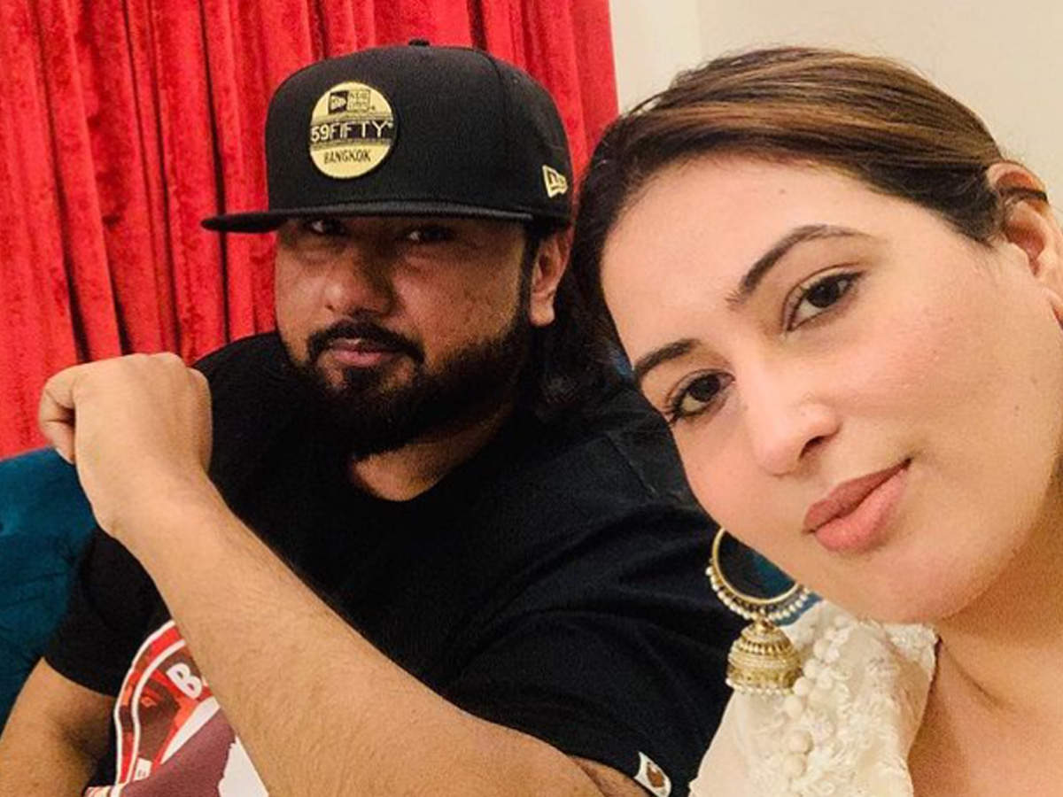 Yo Yo Honey Singh accused of domestic violence by wife Shalini Talwar; plea filed in court | Hindi Movie News - Times of India