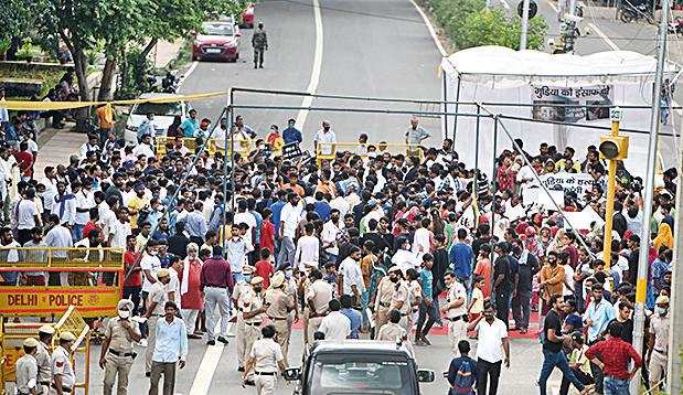 Villagers blocked both carriageways of the road from Delhi Cantonment towards Janakpuri