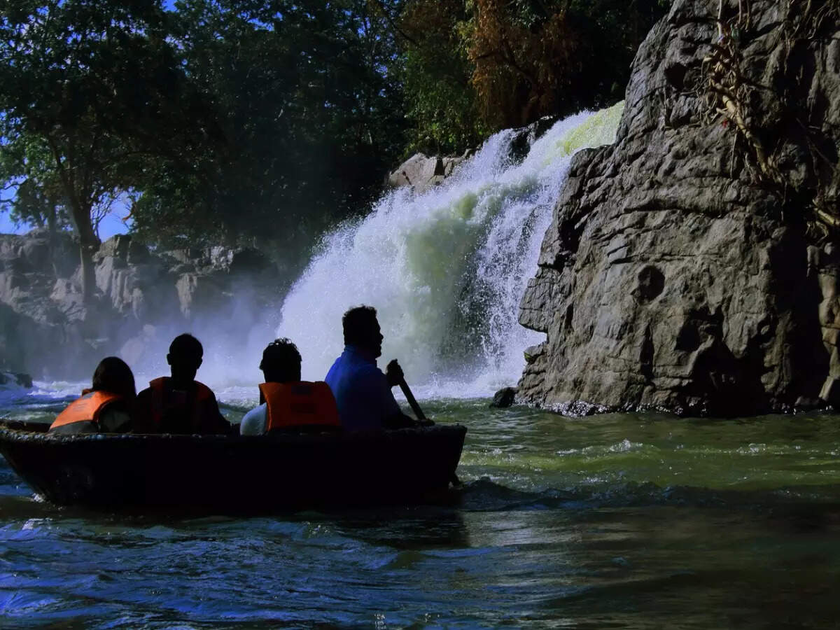 These waterfalls in Tamil Nadu are a treat for sore eyes!