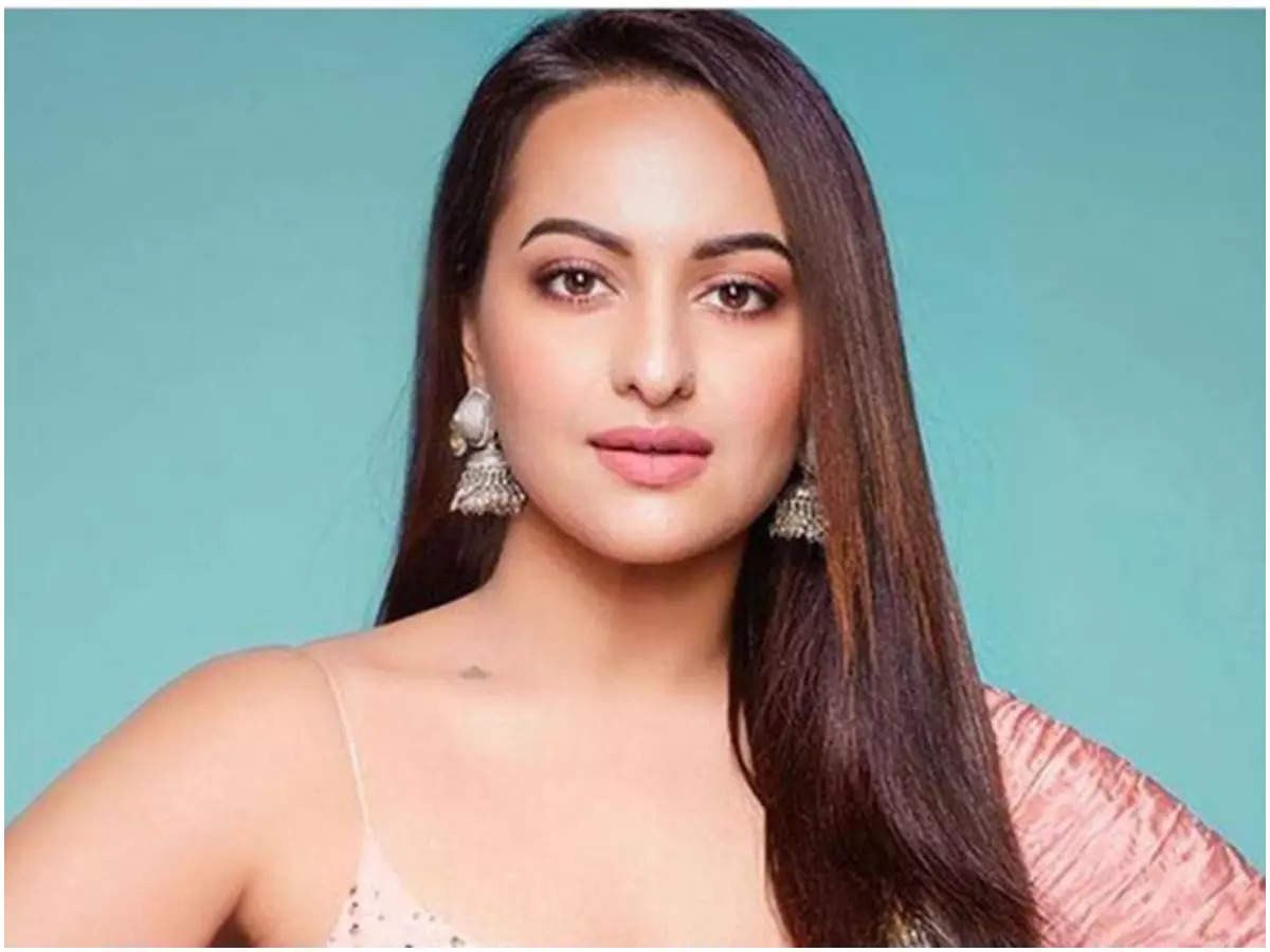 Sonakshi Sinha responds to a fan's marriage proposal on Instagram | Hindi  Movie News - Times of India