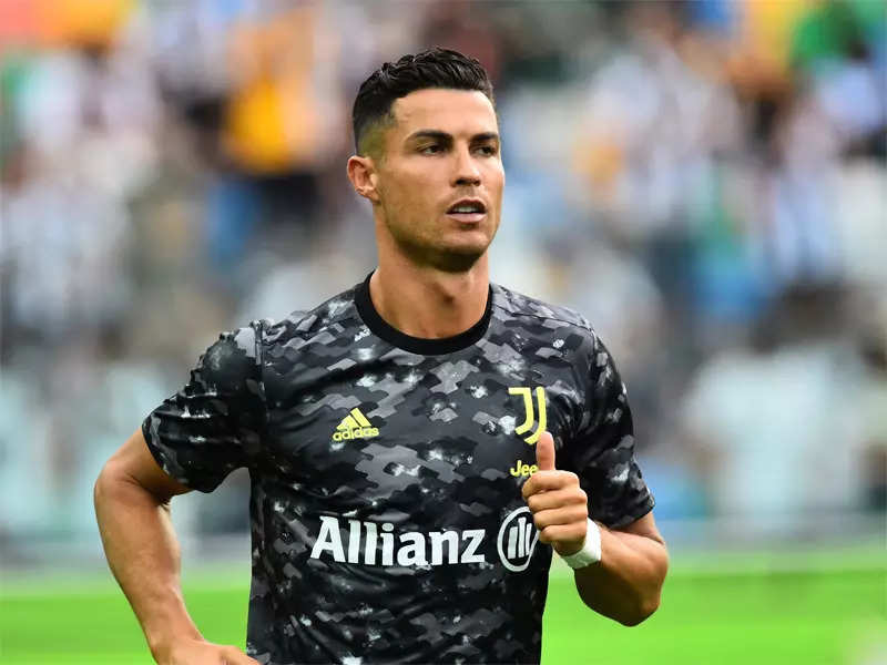 foso vulgar Joseph Banks Cristiano Ronaldo: Manchester United agree deal to re-sign Cristiano Ronaldo  from Juventus | Football News - Times of India