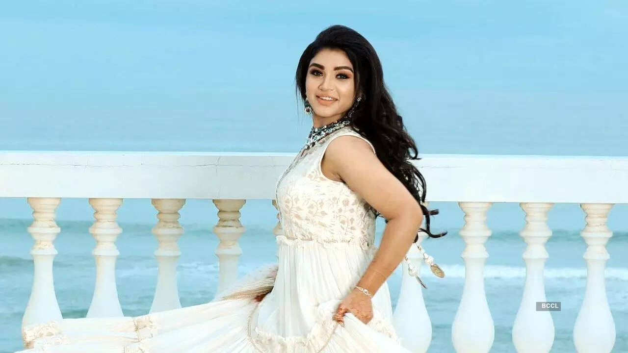 Sembaruthi fame Shabana pens an emotional note addressing all who made her birthday memorable - Times of India Sembaruthi fame Shabana pens an emotional note addressing all who made her birthday memorable - Times of India
