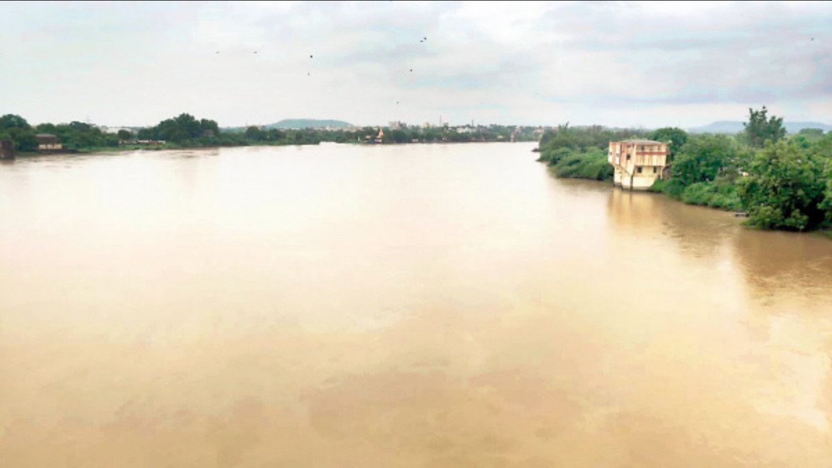 The water level in the Godavari river (in pic) is increasing due to heavy rains in its catchment areas. (File Photo)