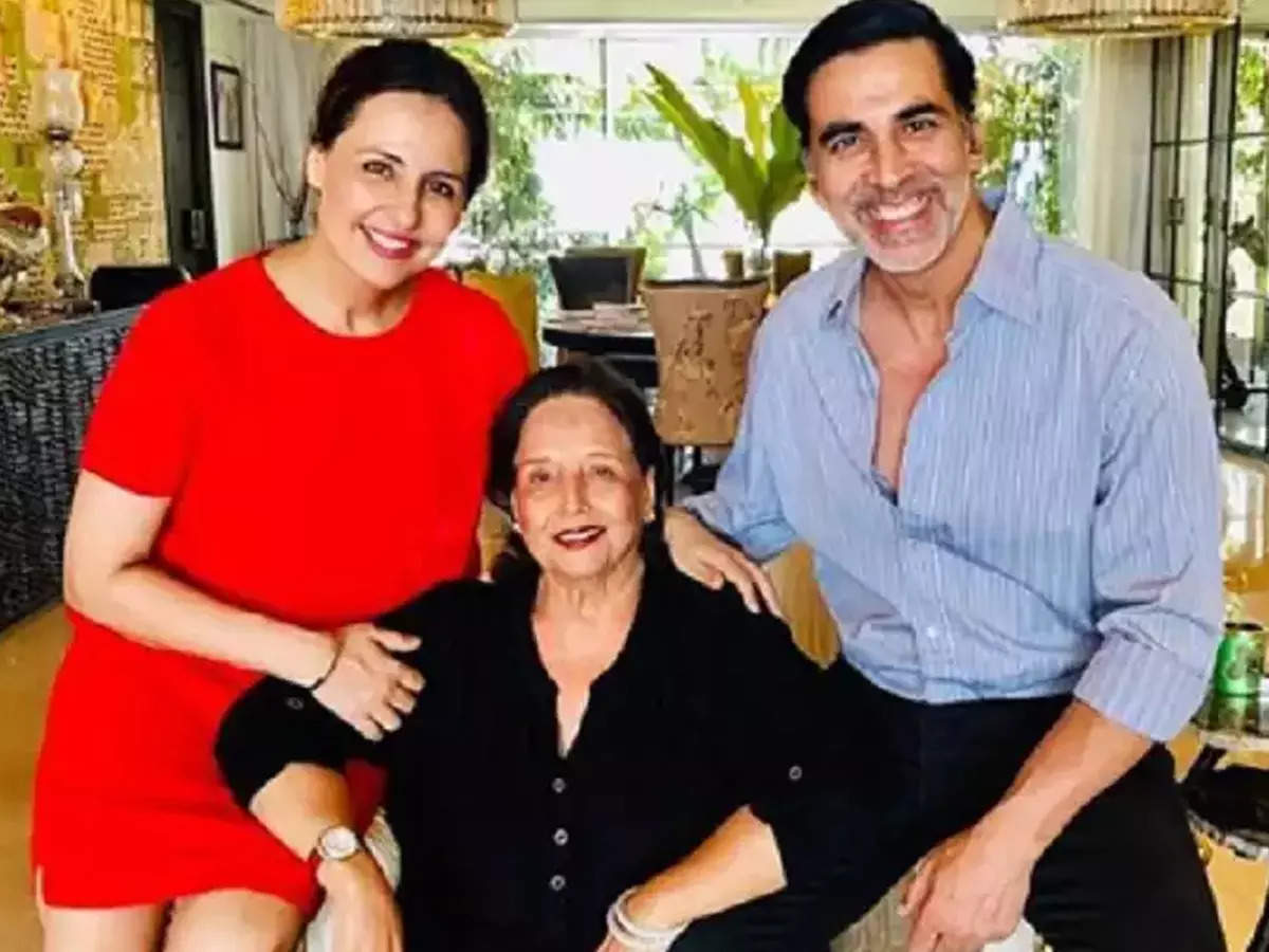 Akshay Kumar&#39;s mother admitted to the ICU, actor hastily flies back from UK | Hindi Movie News - Times of India