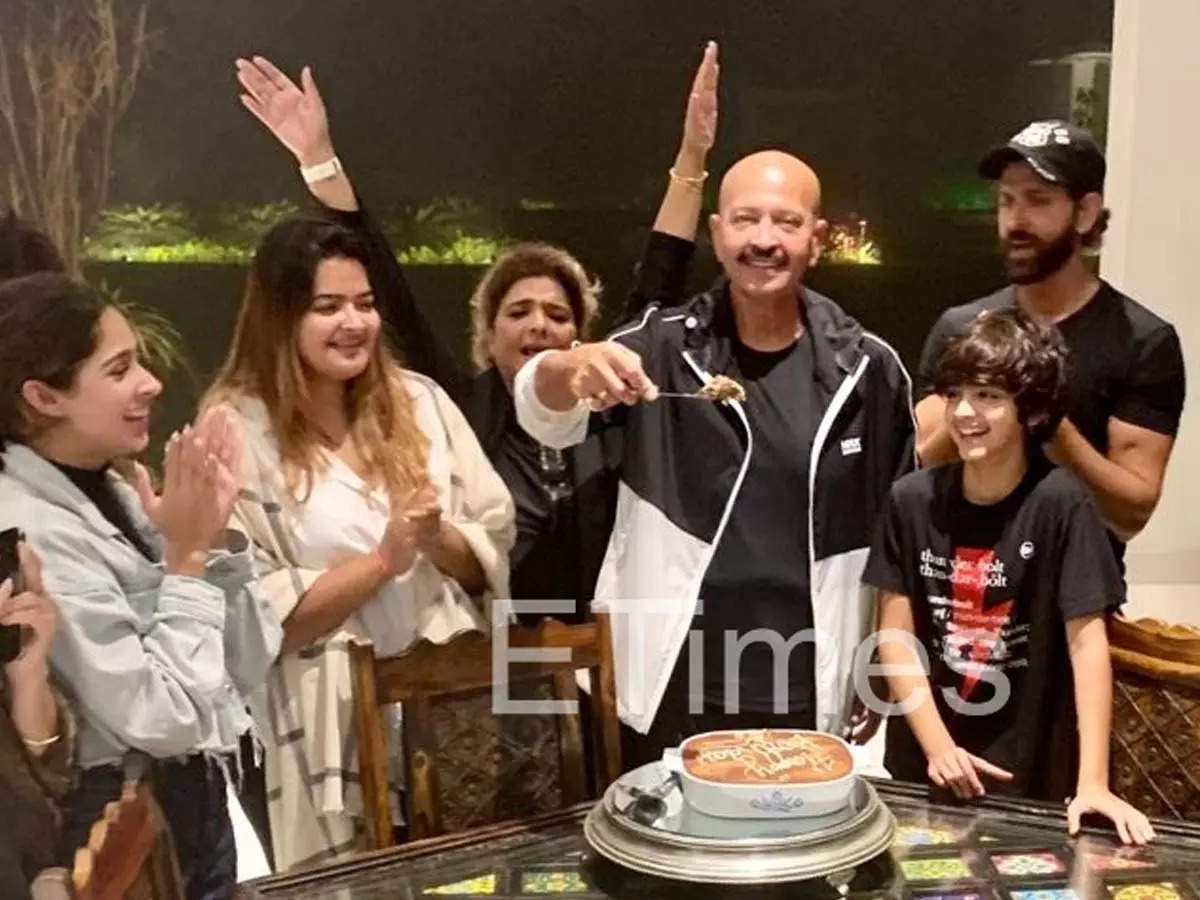 Look who join the Birthday Bash of Hrithik Roshan on his 44th Birthday. |  NewsTrack English 1