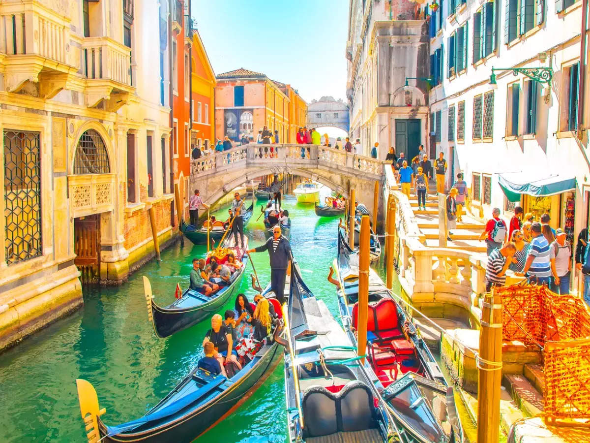 Venice to use CCTV cameras to fight overtourism