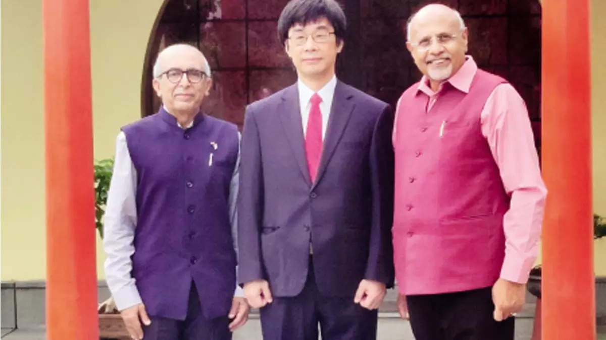 (From left to right) Divyesh Radia, president, AMA; Yasukata Fukahori, consul general of Japan in Mumbai; and Mukesh Patel, president, Indo-Japan Friendship Association, Gujarat, at the Zen Garden in Ahmedabad