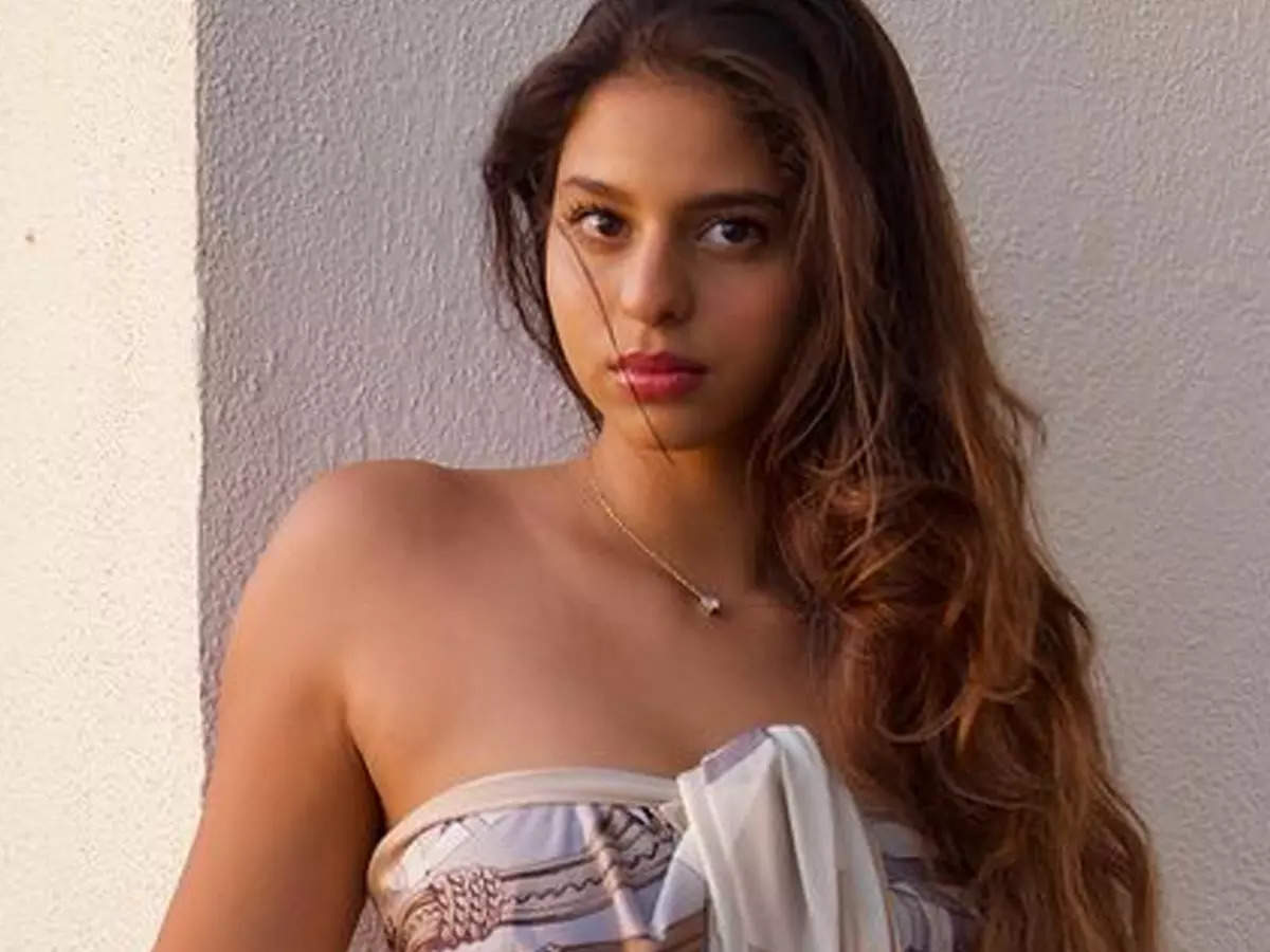 Shah Rukh Khan's daughter Suhana Khan poses with an LV bag as she laments  about shopping!