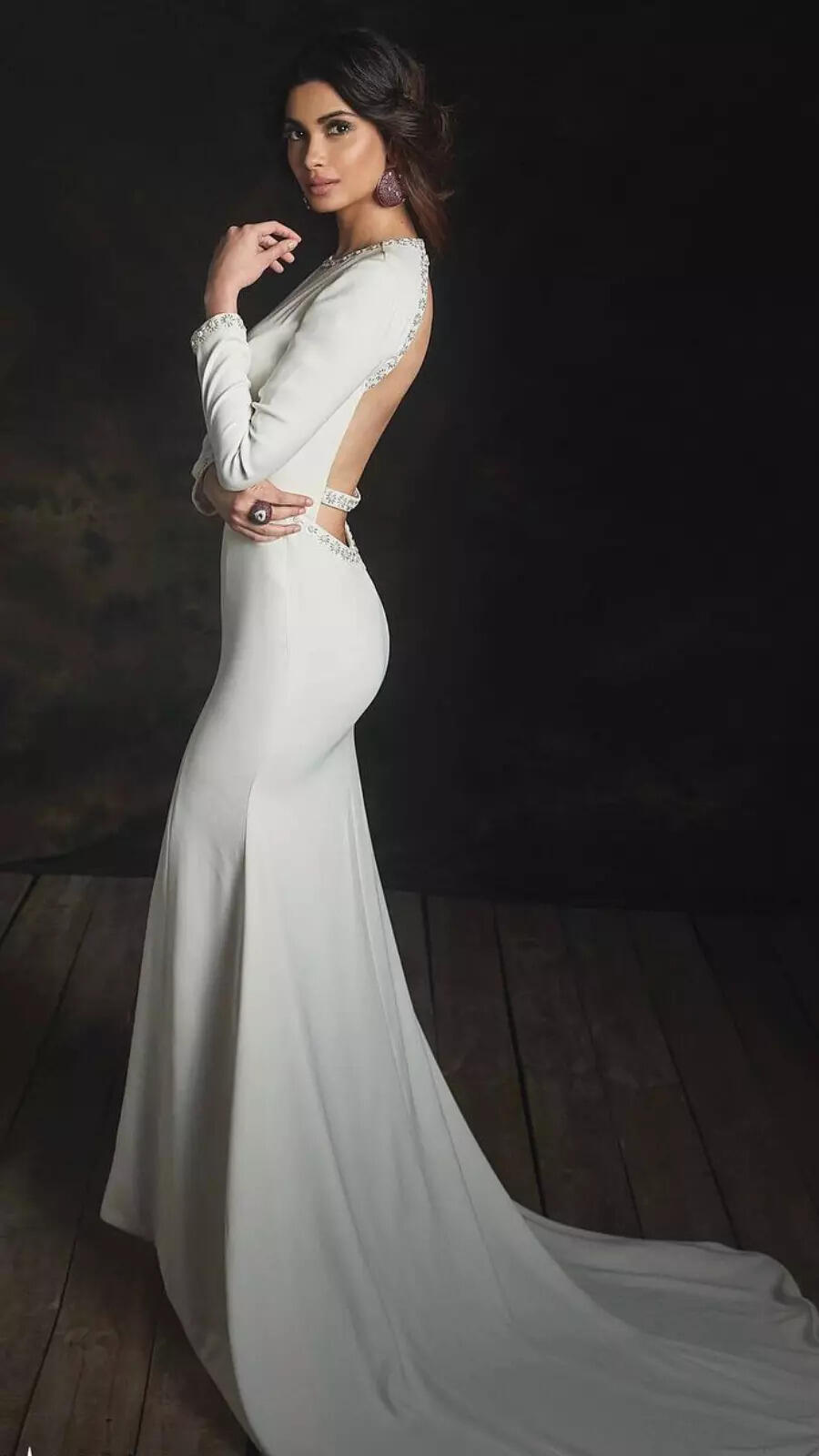 Backless dress Backless dress