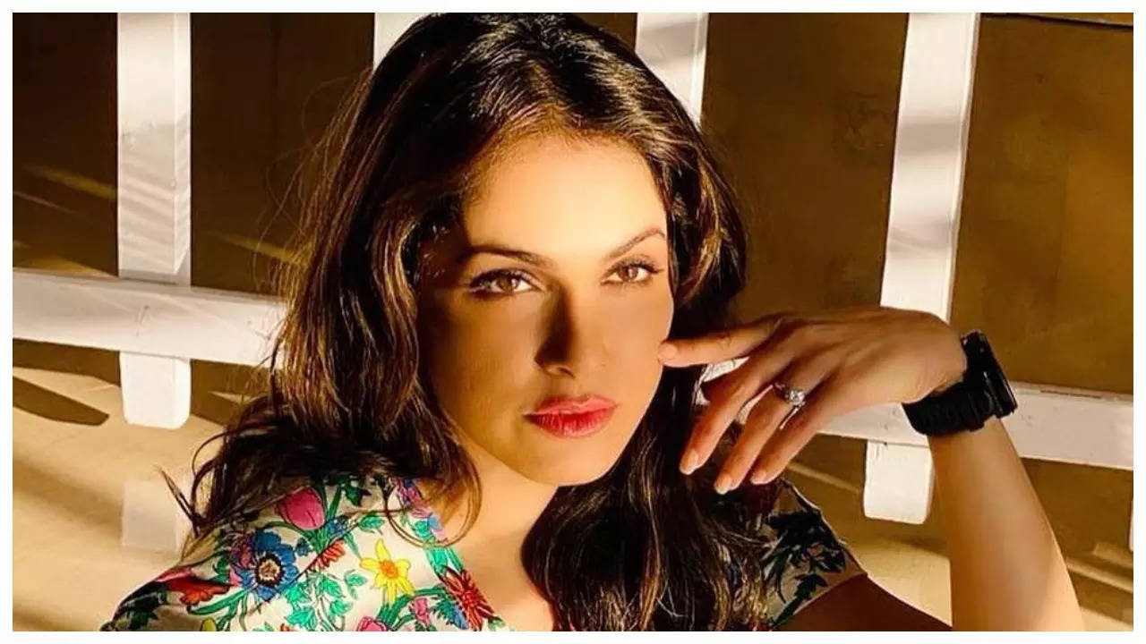 Isha Koppikar: Shilpa Shetty and Anushka Sharma have burst the bubble that women&#39;s careers get over after marriage | Hindi Movie News - Times of India