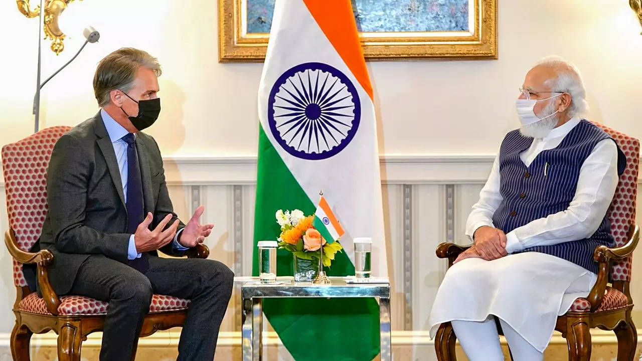 Prime Minister Narendra Modi with CEO of First Solar Mark Widmar during a meeting. (PTI)