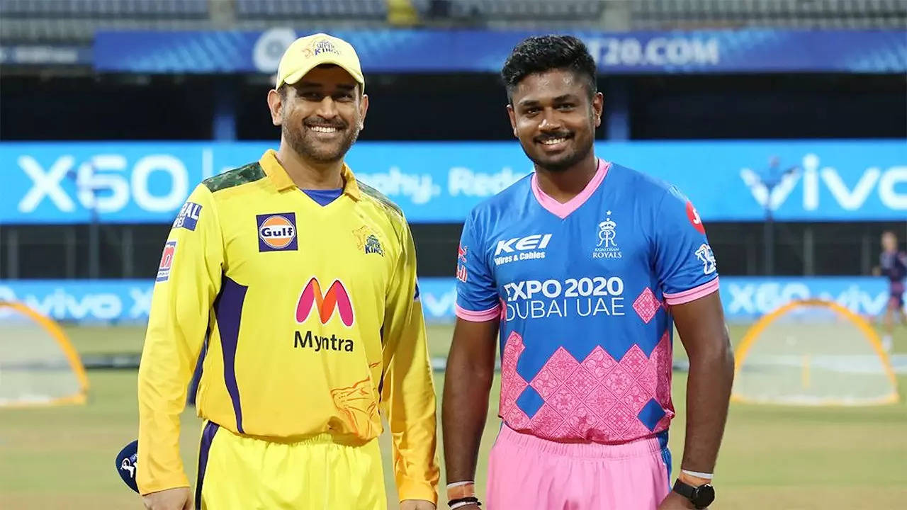 Mahendra Singh Dhoni and Sanju Samson. (BCCI/IPL Photo)