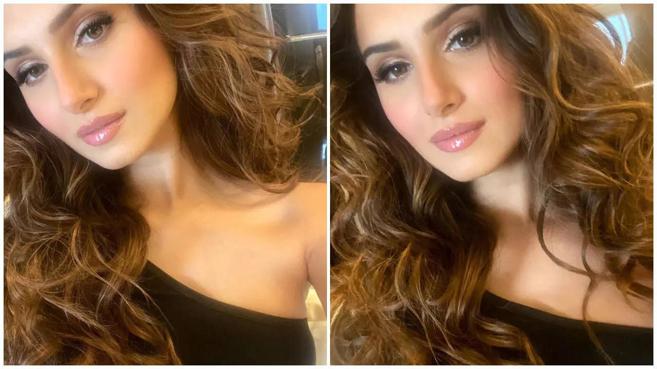 Tara Sutaria is a dreamy vision to behold in black | Hindi Movie News -  Times of India