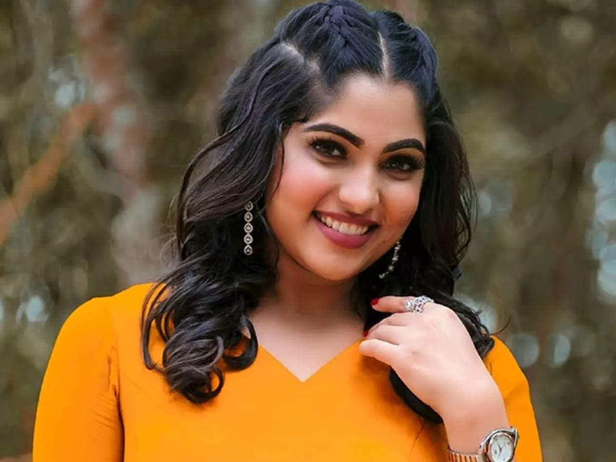 Actress Muktha lands in controversy after her inappropriate comment on the  show 'Star Magic' - Times of India