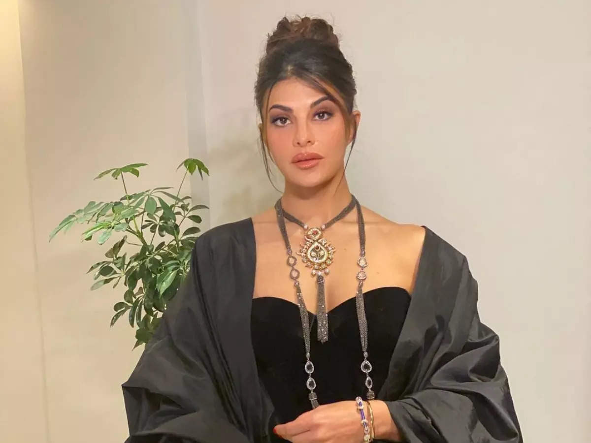 Jacqueline Fernandez appears at the ED office in Delhi; questioned in Rs  200 crore extortion case | Hindi Movie News - Times of India