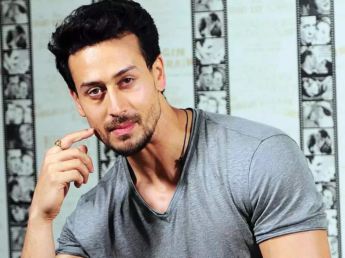 Can you draw a drawing of tiger Shroff he is my fav actor  Brainlyin